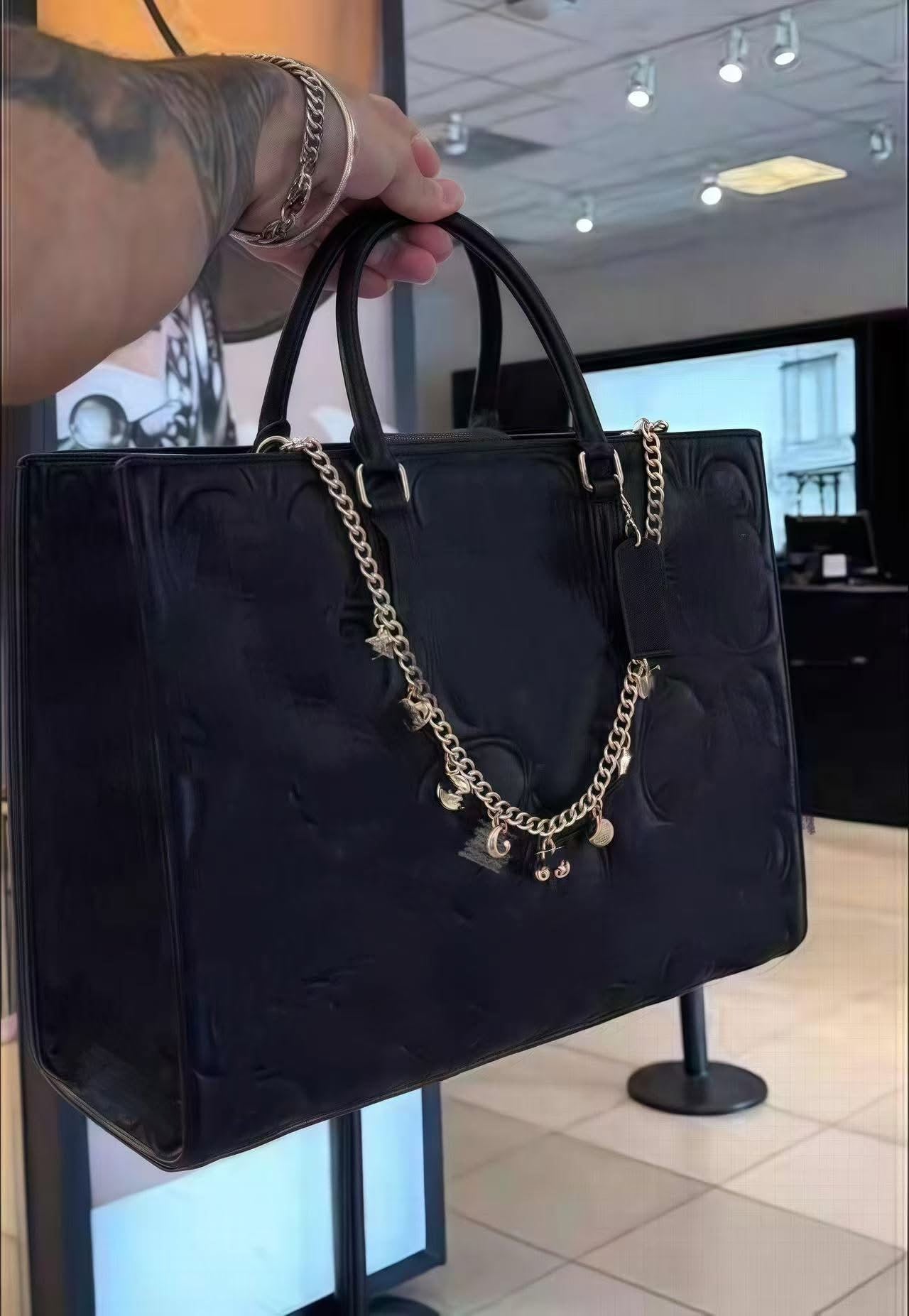 Large Tote & Chain